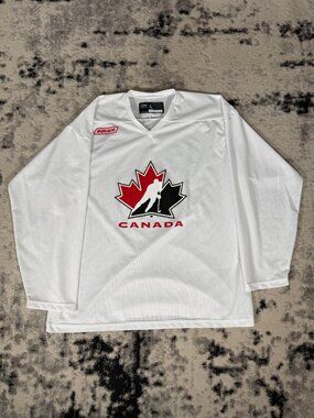 Vintage Canada Team Bauer Hockey Jersey